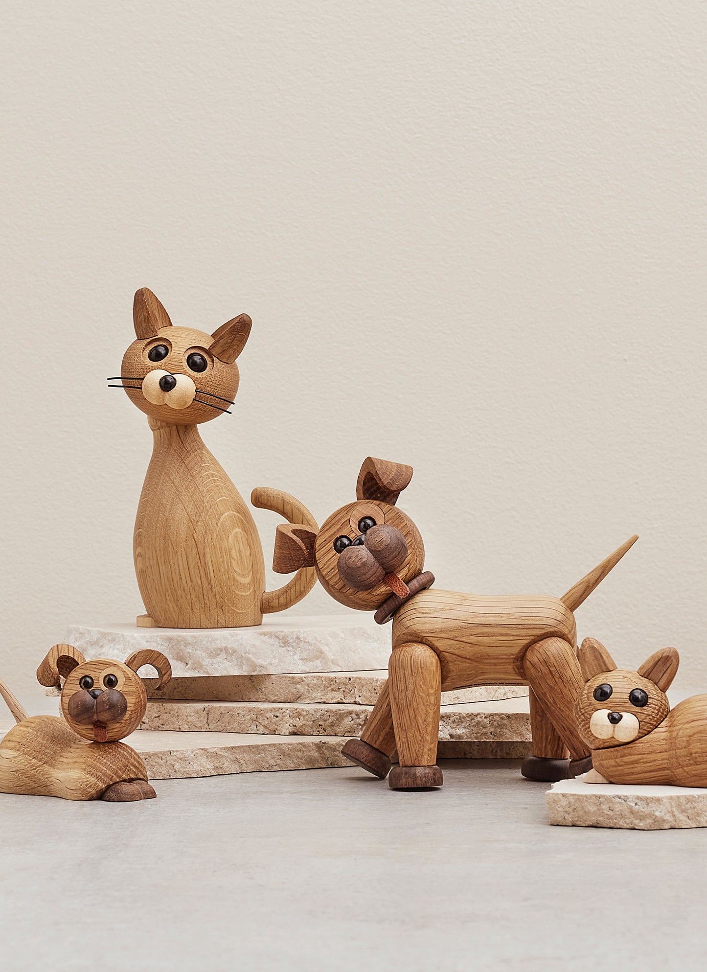 Happy – Trähund Dekoration 13,5 cm FSC®