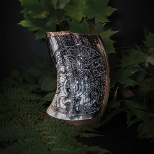 Handsnidad hornmugg, Odin till häst