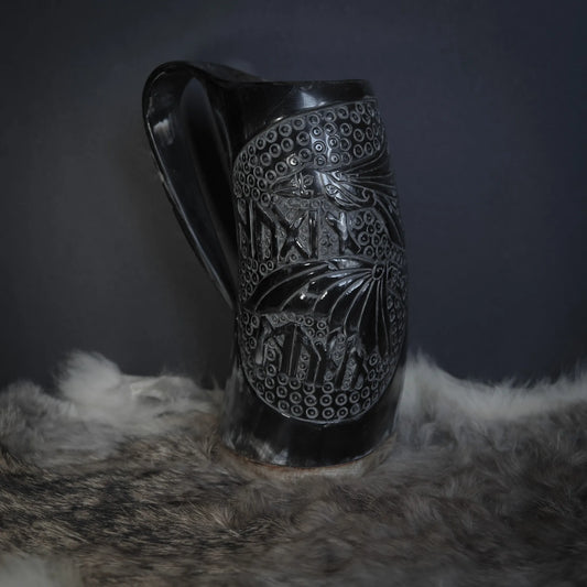Handsnidad hornmugg, Hugin och Munin
