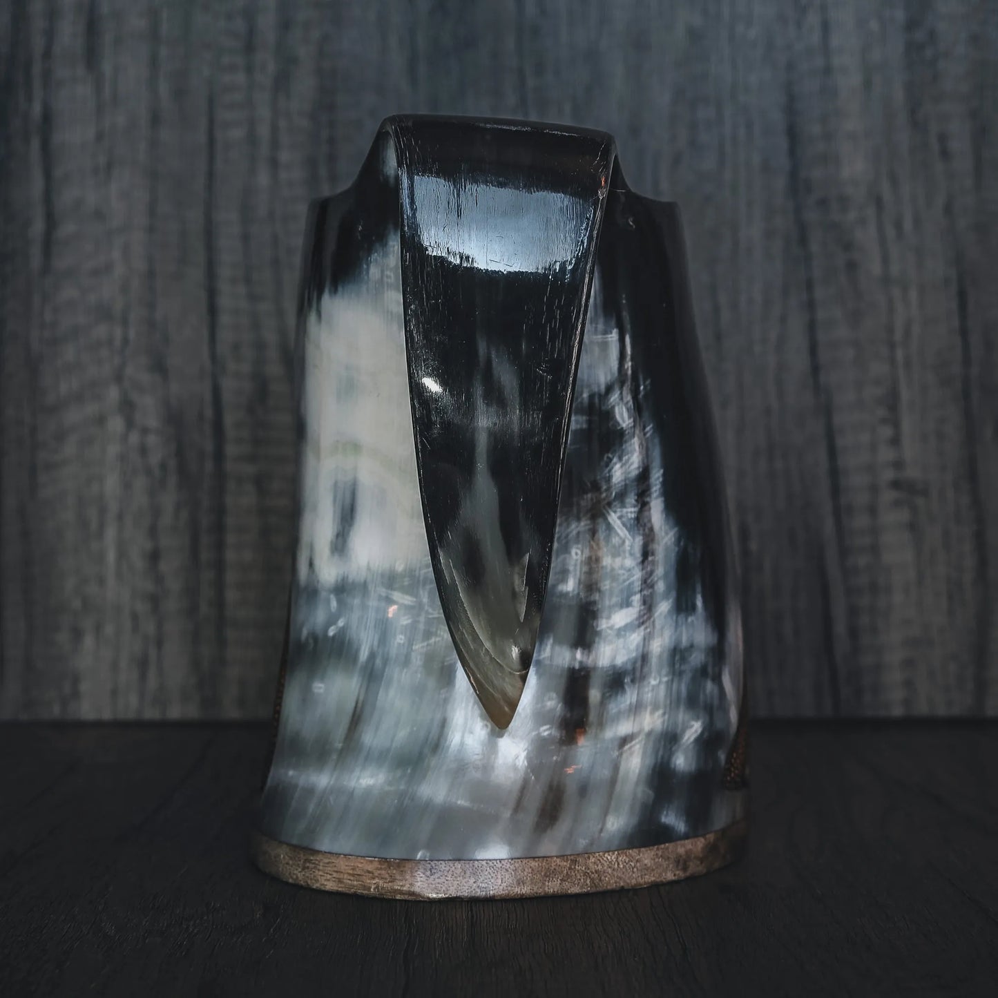 Handsnidad hornmugg, Allfader Oden