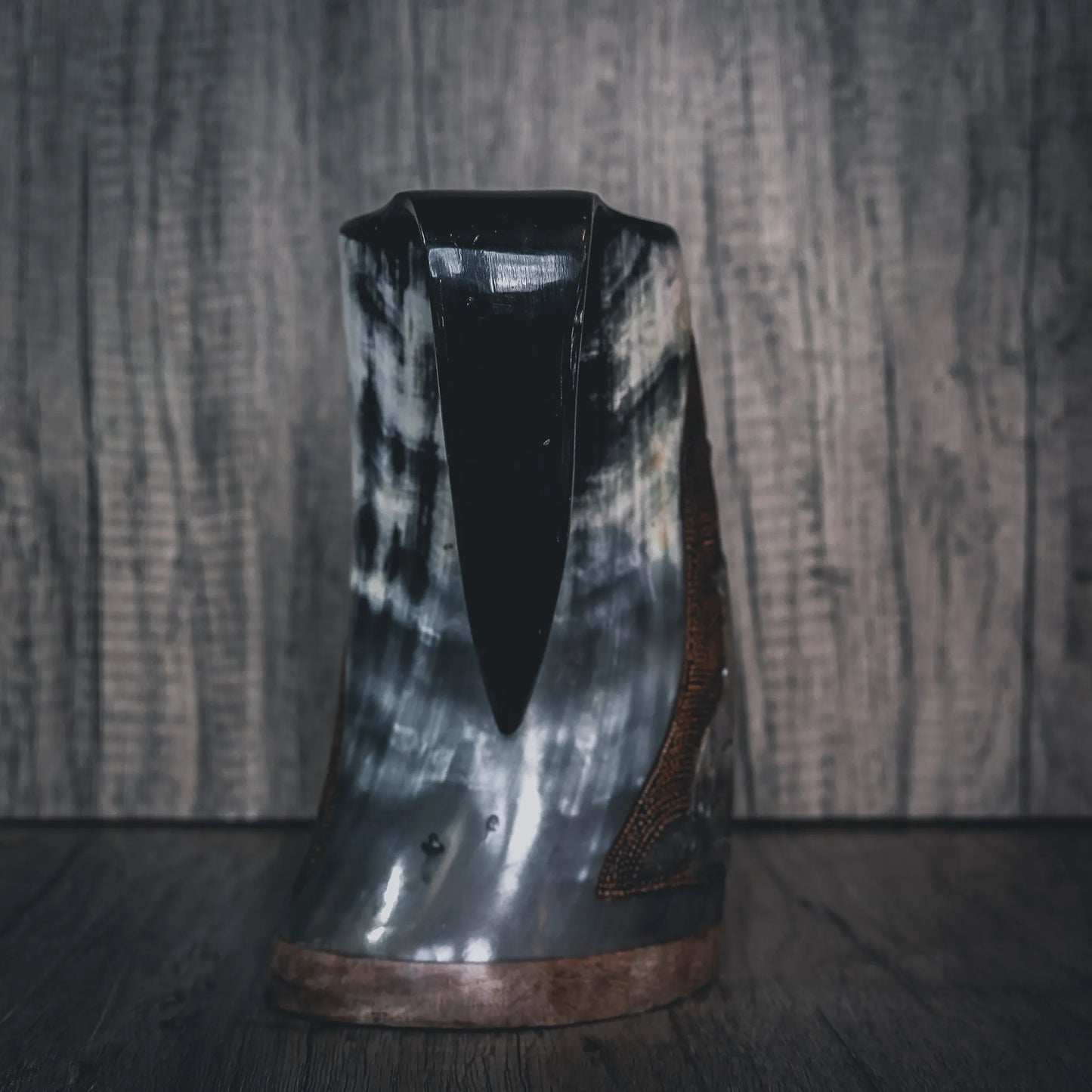 Handsnidad hornmugg, Allfader Oden