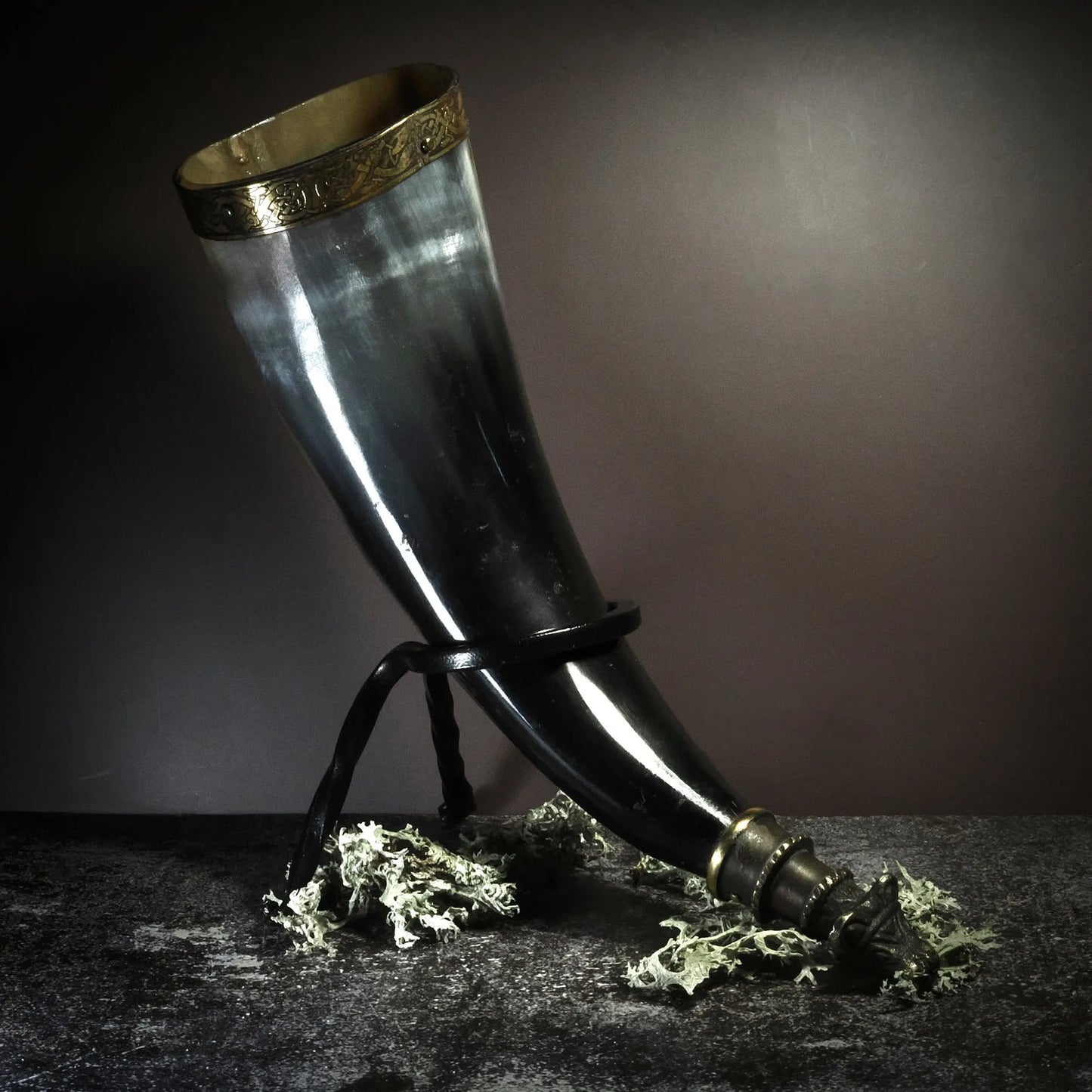 Dryckeshorn Bärsärk med hornställ