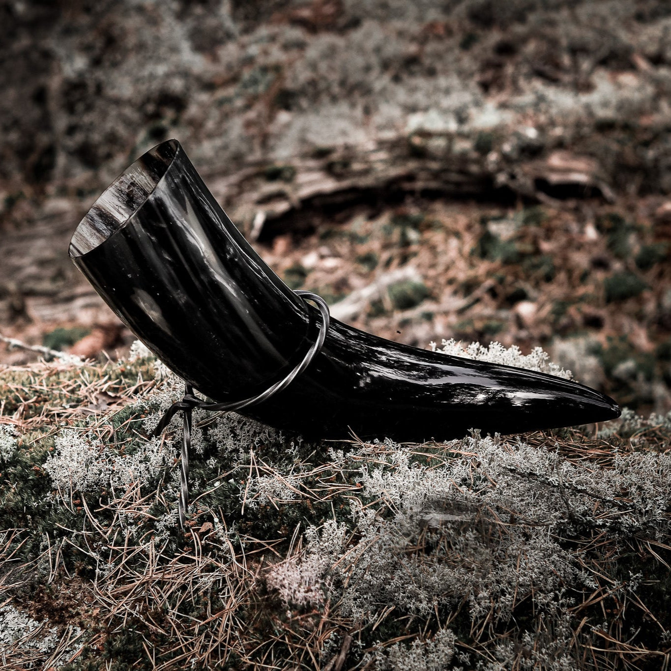 Dryckeshorn med smidesställ, 800 ml