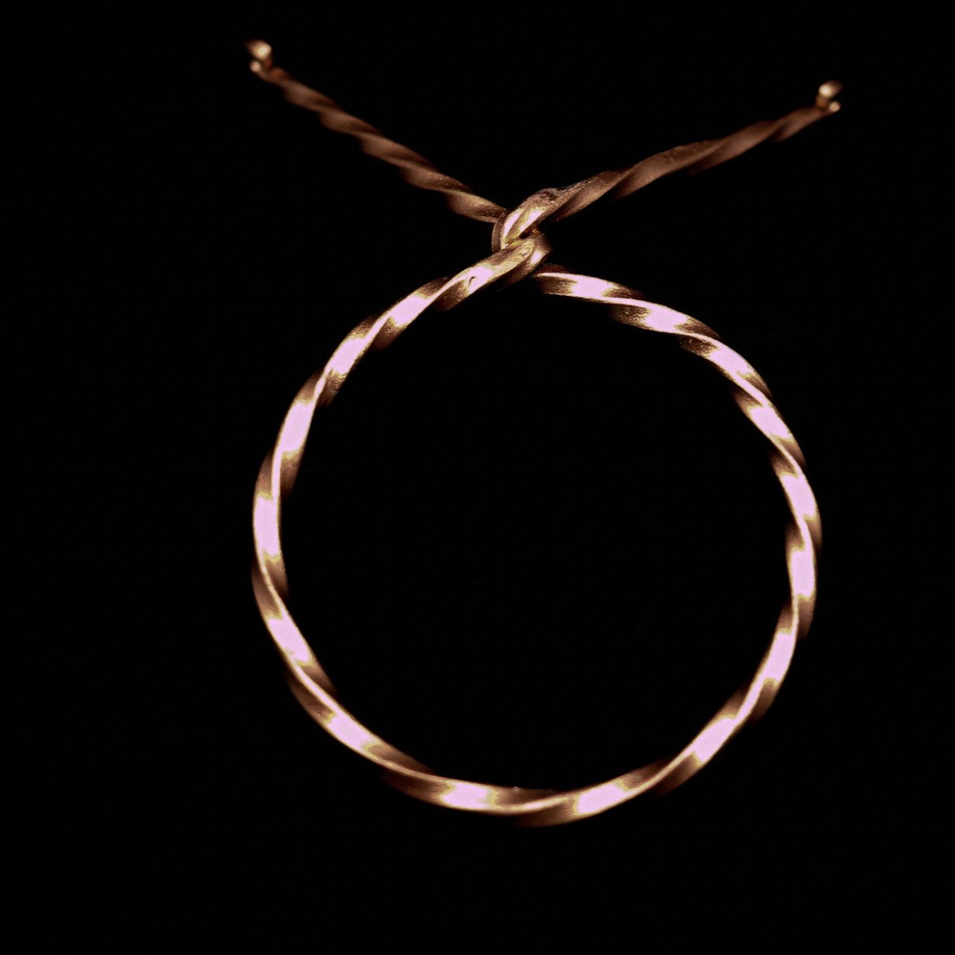 Stort dryckeshorn med smidesställ, Ca 500 ml