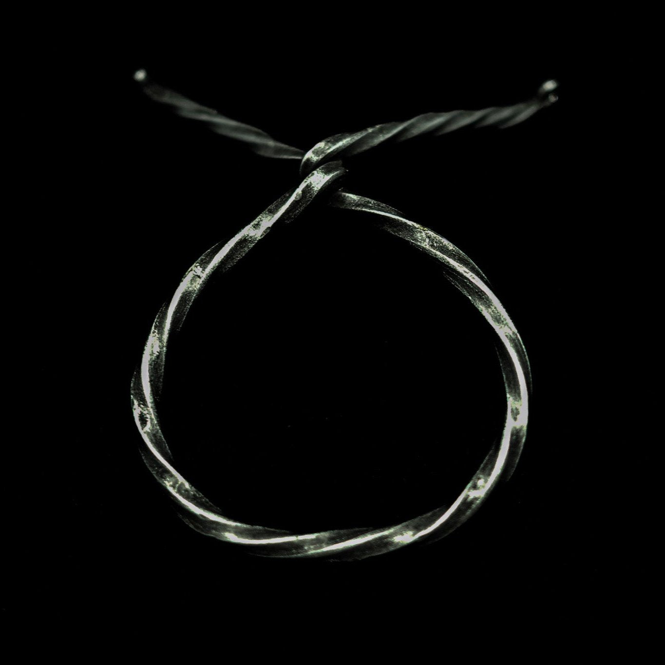 Stort dryckeshorn med smidesställ, Ca 500 ml