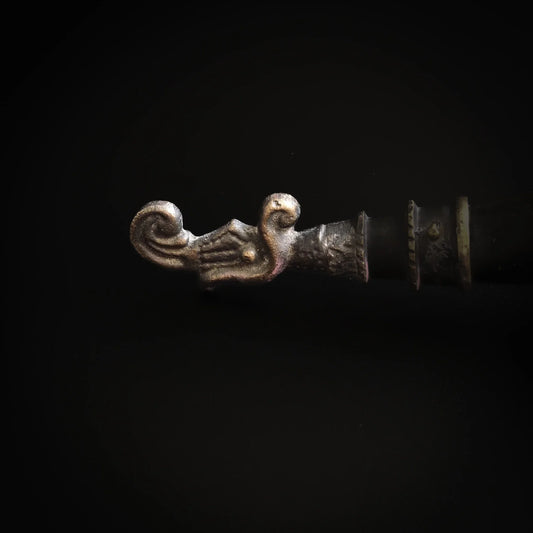 Dryckeshorn med korp och gravyr. ca 250 ml