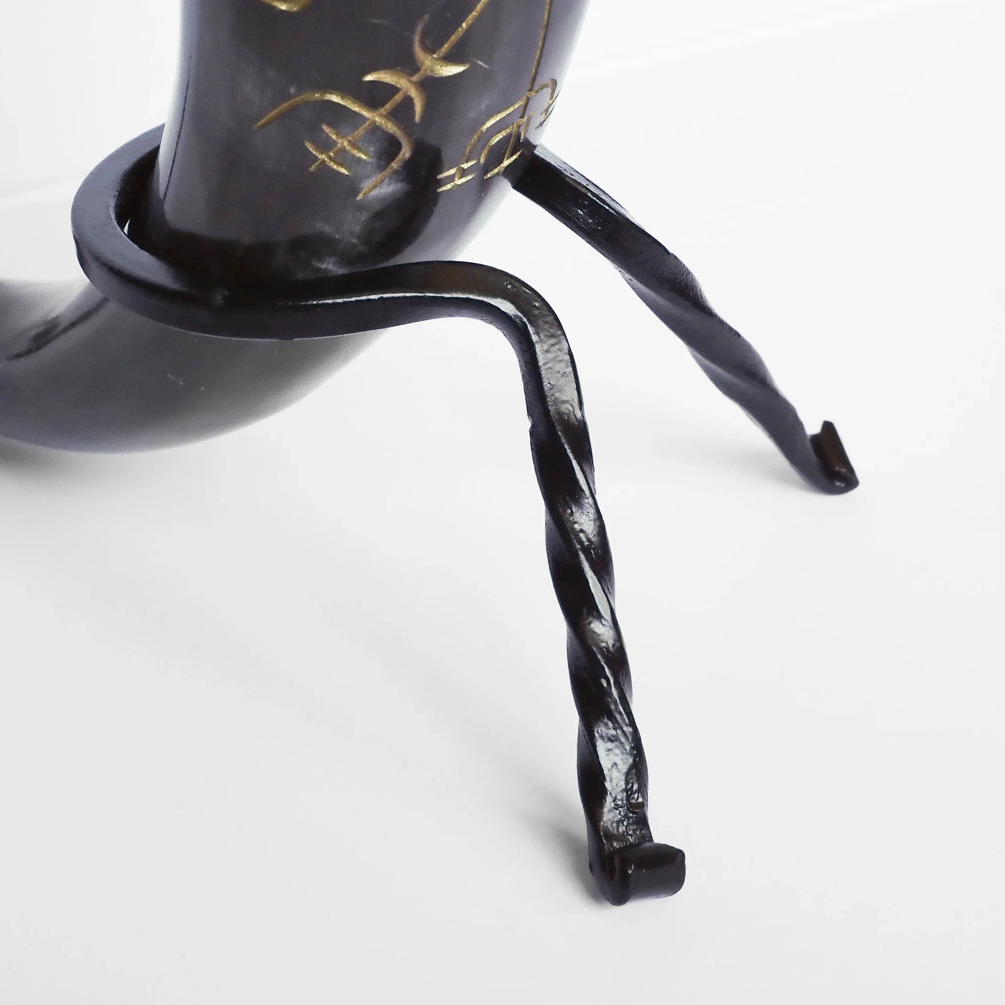 Dryckeshorn med korp och gravyr. ca 250 ml