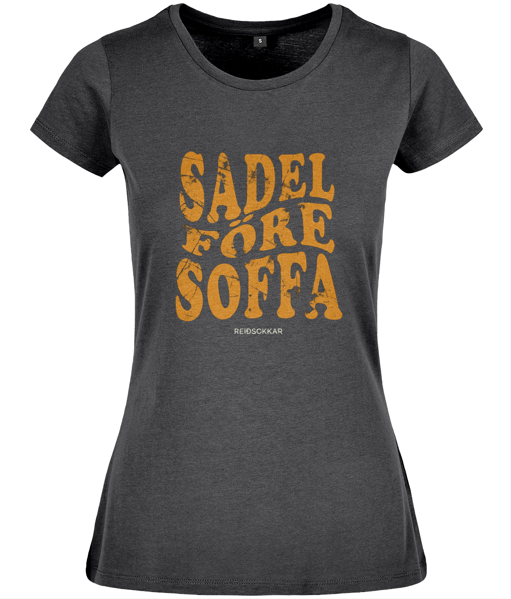 T-shirt Formsydd "Sadel Före Soffa"