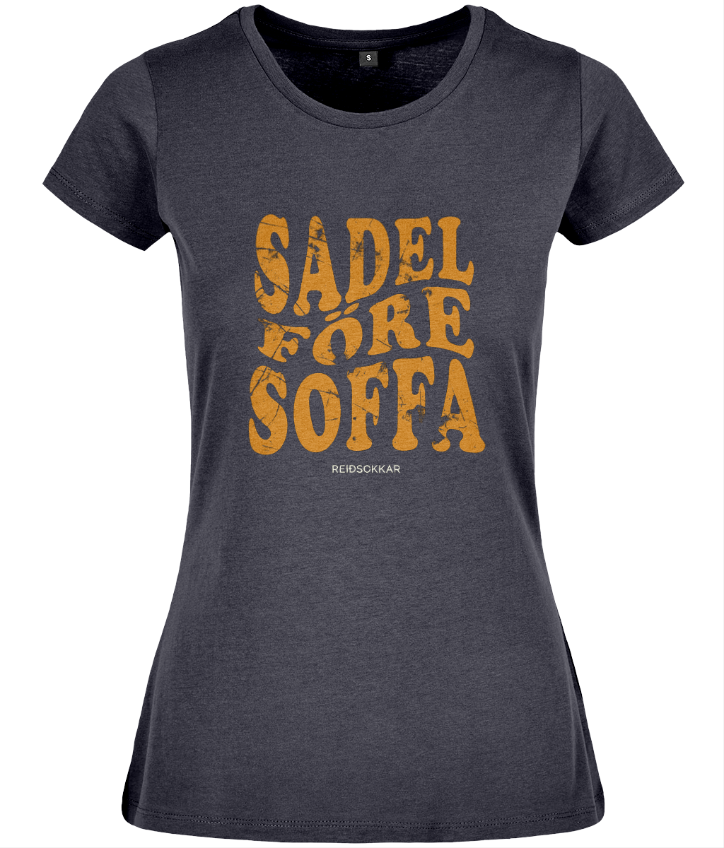 T-shirt Formsydd "Sadel Före Soffa"