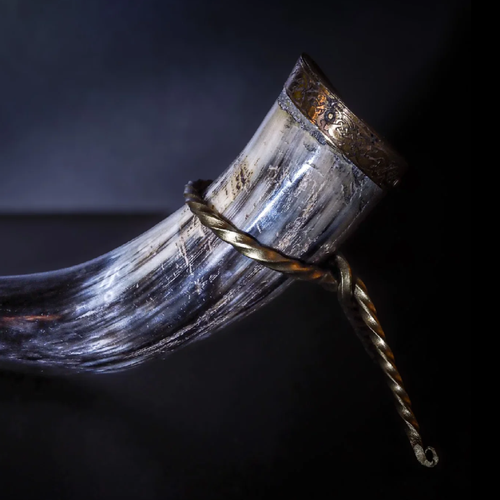 Dryckeshorn Bärsärk med hornställ